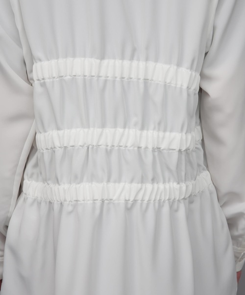 ato(アトウ)の「OVERSIZED SHIRRING SHIRT(シャツ/ブラウス・メンズ・ホワイト/ブラック・44/48/46)」の11枚目の写真