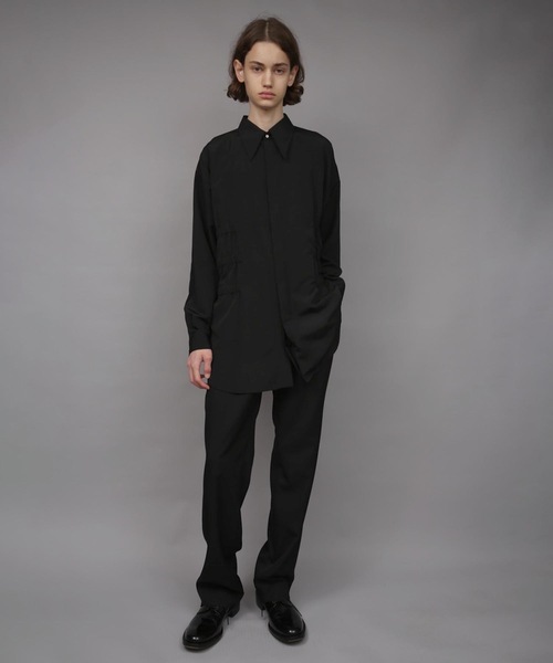ato(アトウ)の「OVERSIZED SHIRRING SHIRT(シャツ/ブラウス・メンズ・ホワイト/ブラック・44/48/46)」の16枚目の写真