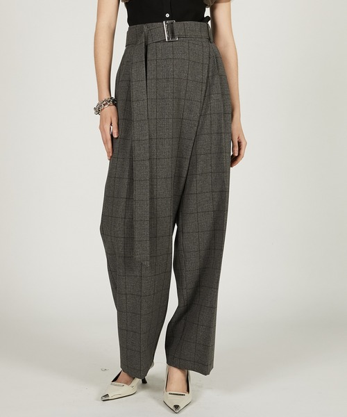 アシメタックワイドテーパードパンツ / Asymmetric Wide Tapered Pants