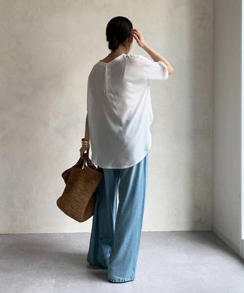 DouDou(ドゥドゥ)の「ジョーゼットロゴTEE(シャツ/ブラウス・レディース・チャコールグレー/オフホワイト/ライトグレー・FREE)」の19枚目の写真