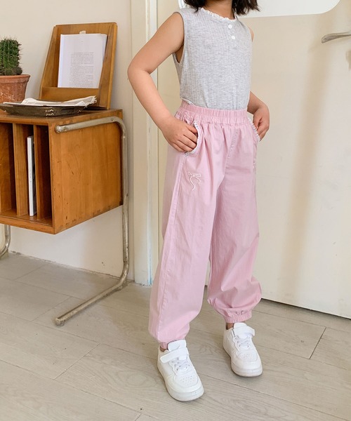 aimoha（アイモハ）の「【aimoha-KIDS-】リボン刺繍　ジョガーパンツ（カーゴパンツ・キッズ・ピンク/ホワイト/パープル・110/120/130/140/150）」の10枚目の写真