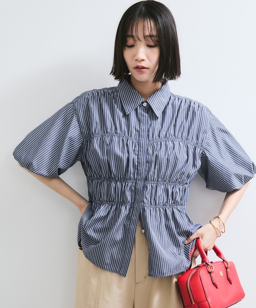 VIS(ビス)の「【店頭人気】シャーリングバルーンシャツ(シャツ/ブラウス・レディース・ピンク系その他2/ホワイト/グレー/ブルー/ブルー系その他/ブルー系その他5・FREE)」の4枚目の写真