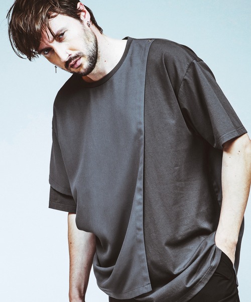 NO ID.(ノーアイディ)の「【NO ID.】Rivet Drape Big T-shirt / リベット ドレープ ビッグ Tシャツ(Tシャツ/カットソー・メンズ・グレー/ブラック/ホワイト・ONE SIZE)」の3枚目の写真