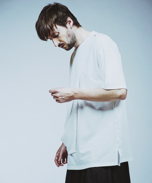 NO ID.(ノーアイディ)の「【NO ID.】Rivet Drape Big T-shirt / リベット ドレープ ビッグ Tシャツ(Tシャツ/カットソー・メンズ・グレー/ブラック/ホワイト・ONE SIZE)」の16枚目の写真