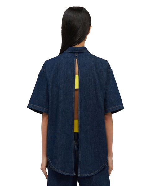 MSGM（エムエスジーエム）の「バックスリット デニムシャツ（シャツ/ブラウス・レディース・インディゴブルー・40）」の3枚目の写真