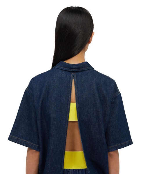 MSGM（エムエスジーエム）の「バックスリット デニムシャツ（シャツ/ブラウス・レディース・インディゴブルー・40）」の5枚目の写真