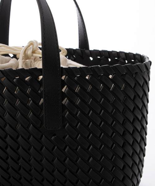 cache cache(カシュ カシュ)の「カシュカシュ cachecache / コードかがり横長トートバッグ(トートバッグ・レディース・ブラック/アイボリー/シルバー・FREE)」の17枚目の写真