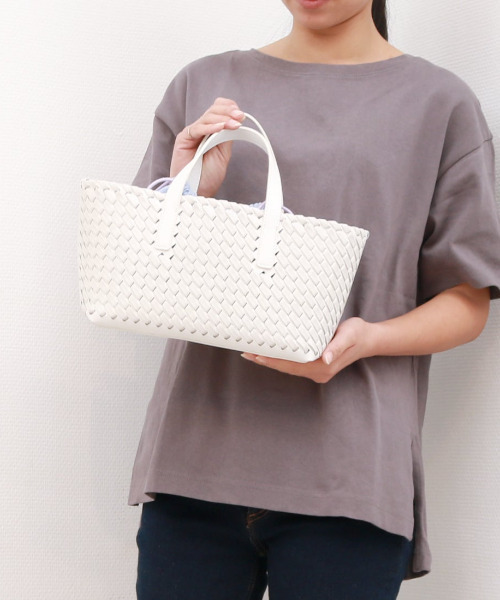 cache cache(カシュ カシュ)の「カシュカシュ cachecache / コードかがり横長トートバッグ(トートバッグ・レディース・ブラック/アイボリー/シルバー・FREE)」の11枚目の写真