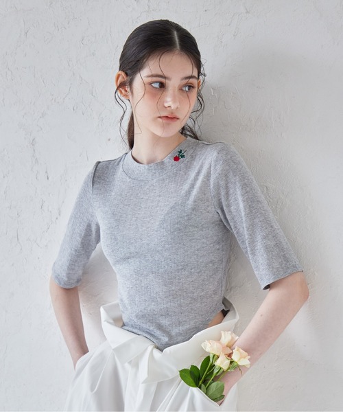 etre loin（エトルワン）の「Rose embroidery eyelet short top（Tシャツ/カットソー・レディース・グレー/ホワイト/ミント・M）」の2枚目の写真