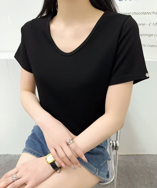 BANICO(バニコ)の「Uネック美シルエットTシャツ (SS)(Tシャツ/カットソー・レディース・ブルー/ブラック/ライトベージュ/ピンク/ホワイト/ライトグレー・FREE)」の3枚目の写真