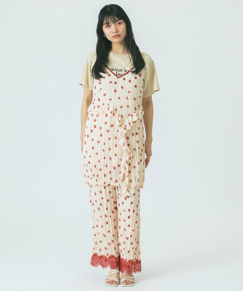 ROSE BUD（ローズバッド）の「FLOWER PRINT DRESS（ワンピース・レディース・ブラック/ベージュ・ONE SIZE）」の9枚目の写真