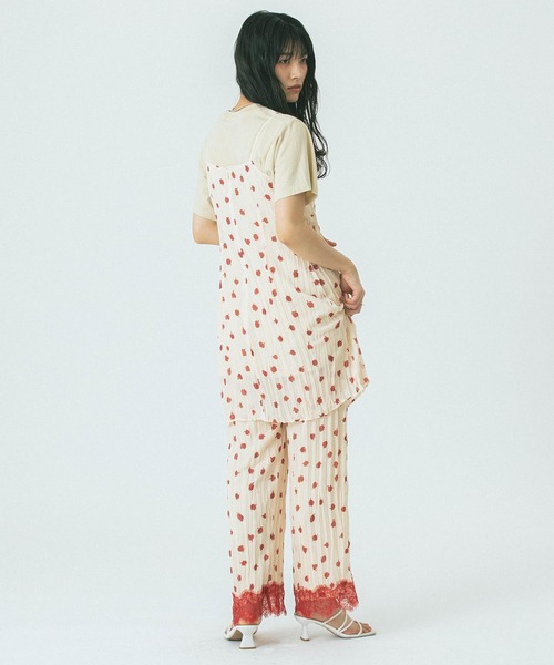 ROSE BUD（ローズバッド）の「FLOWER PRINT DRESS（ワンピース・レディース・ブラック/ベージュ・ONE SIZE）」の12枚目の写真