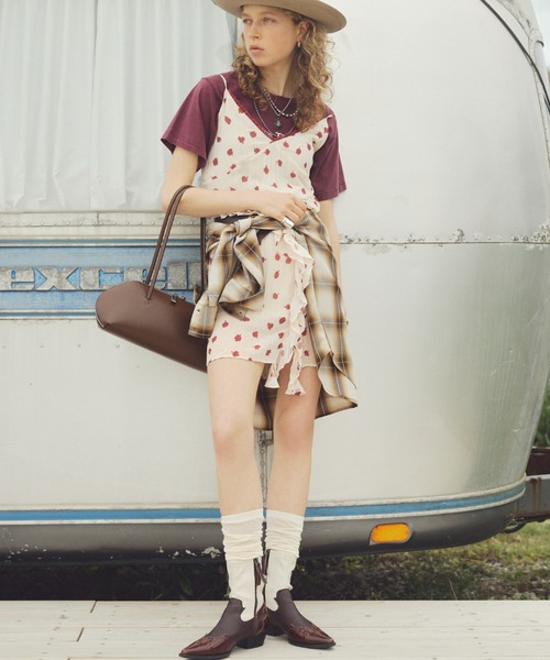 ROSE BUD（ローズバッド）の「FLOWER PRINT DRESS（ワンピース・レディース・ブラック/ベージュ・ONE SIZE）」の14枚目の写真