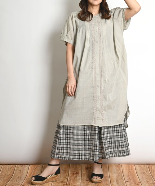 MARAI(マーライ)の「レース付き半袖ロングシャツワンピース(シャツワンピース・レディース・ブラック/ブルー/グレー/ホワイト・FREE)」の3枚目の写真