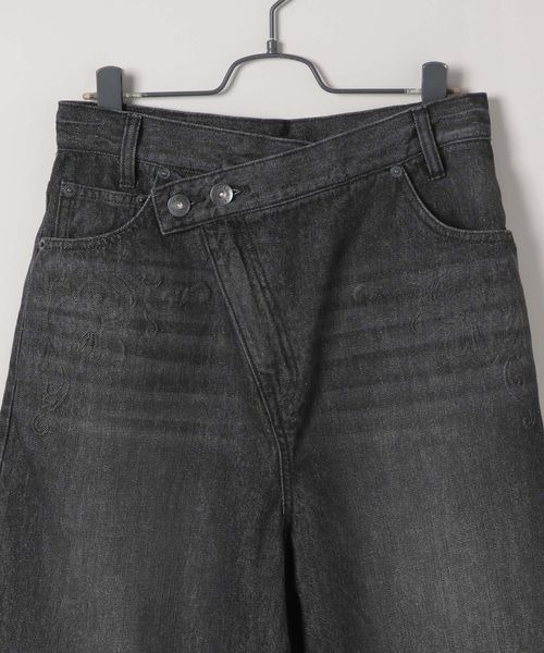 JEANASIS(ジーナシス)の「エンボスデニムハーフパンツ/499013(デニムパンツ・レディース・ブルー/ブラック・SMALL/MEDIUM)」の9枚目の写真