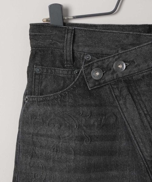 JEANASIS(ジーナシス)の「エンボスデニムハーフパンツ/499013(デニムパンツ・レディース・ブルー/ブラック・SMALL/MEDIUM)」の4枚目の写真