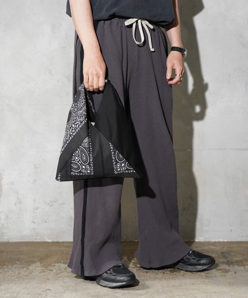 THRIFTY LOOK（スリフティールック）の「THRIFTY LOOK / スリフティールック HAV-A-HANK TRIANGLE SMALL TOTE ハバハンク キャンバス リメイク トライアングルトート（トートバッグ・メンズ・ホワイト/ブラック・FREE）」の9枚目の写真