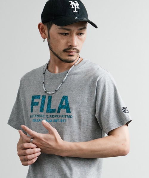 FILA(フィラ)の「FILA フィラ ワンポイントロゴ刺繍 BOX/サークル/アーチプリントクルーネック半袖Tシャツ(Tシャツ/カットソー・メンズ・カーキ/ブラック/ホワイト/ブラック系1/グレー系1/ネイビー系1/カーキ系1/ブルーグレー/グレイッシュベージュ/ホワイト系/ホワイト系1/ホワイト系2/グレー系2/杢グレー/ブラック系2/ネイビー系/ネイビー系2/ブラック系/カーキ系/ネイビー・M/L/LL)」の1枚目の写真