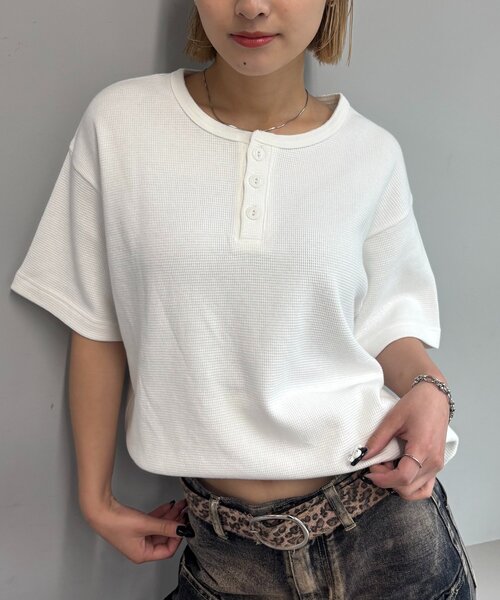 Sourcream（サワークリーム）の「【Sourcream/サワークリーム】ワッフルヘンリーネックTEE / 2サイズ（Tシャツ/カットソー・レディース・ホワイト/グレー/チャコールグレー/ブラック・LARGE/MEDIUM）」の9枚目の写真
