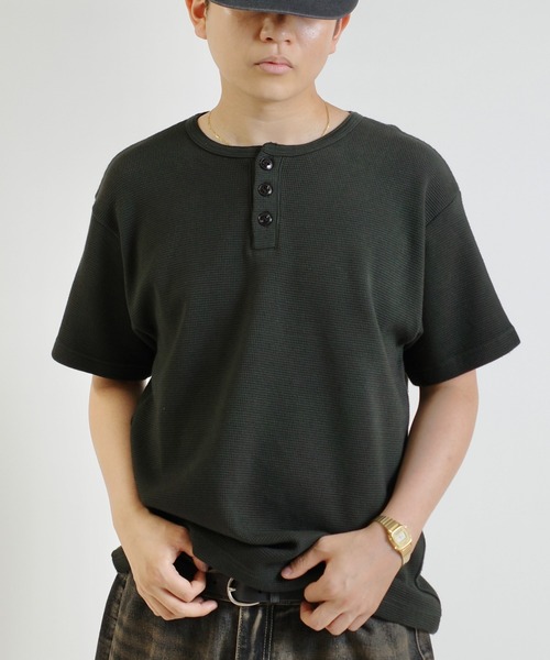 Sourcream（サワークリーム）の「【Sourcream/サワークリーム】ワッフルヘンリーネックTEE / 2サイズ（Tシャツ/カットソー・レディース・ホワイト/グレー/チャコールグレー/ブラック・LARGE/MEDIUM）」の2枚目の写真