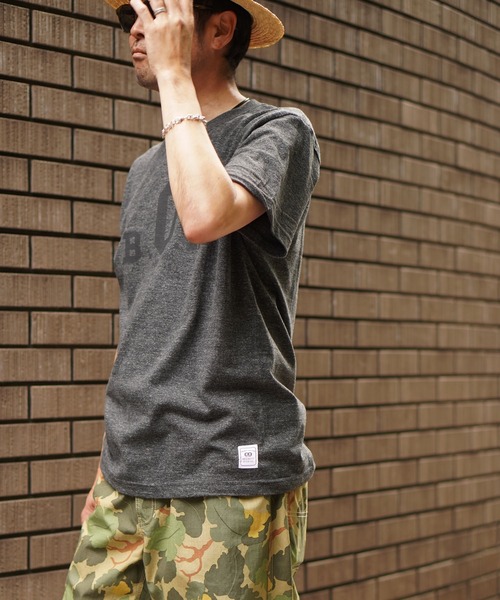 BROOKLYN OVERALL(ブルックリンオーバーオール)の「BOAプリントTシャツ(Tシャツ/カットソー・メンズ・オートミール/チャコールグレー・MEDIUM/LARGE/SMALL)」の16枚目の写真
