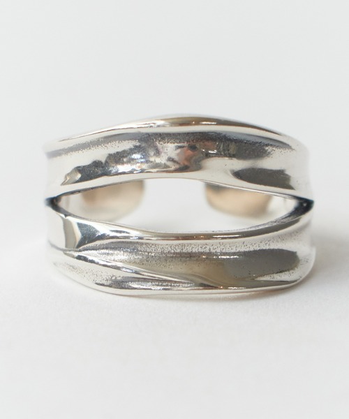 blatto（ブラット）の「blatto/ブラット 925シルバー デザイン リング（リング・メンズ・シルバー系その他5/シルバー系その他3/シルバー×ゴールド/シルバー系1/シルバー系/シルバー系その他/ゴールド系1/シルバー系2/シルバー系その他6/シルバー系その他4/シルバー系その他2/ゴールド系2/シルバー系5/シルバー系3/ゴールド系/シルバー系9/シルバー系8/シルバー系7/シルバー系6/シルバー系4・FREE）」の9枚目の写真