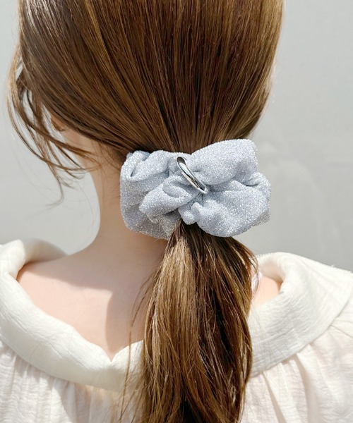 Phoebe（フィービィー）の「メタルグリッターシュシュ（シュシュ・レディース・ライトグレー/グレー/ブラック・FREE）」の4枚目の写真