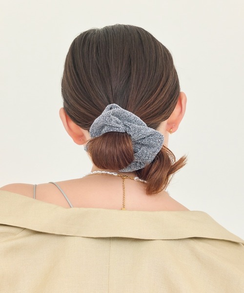 Phoebe（フィービィー）の「メタルグリッターシュシュ（シュシュ・レディース・ライトグレー/グレー/ブラック・FREE）」の8枚目の写真