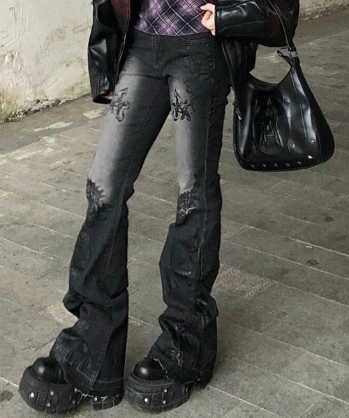 Ressaca（レサーカ）の「ローライズバタフライフレアデニムパンツ（デニムパンツ・レディース・ブラック・L/S/M）」の5枚目の写真