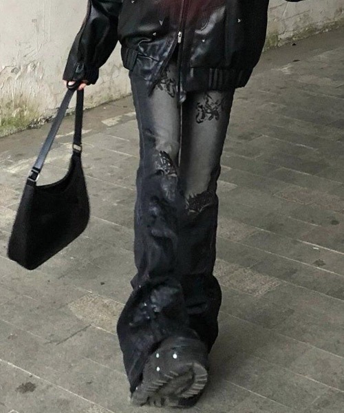 Ressaca（レサーカ）の「ローライズバタフライフレアデニムパンツ（デニムパンツ・レディース・ブラック・L/S/M）」の6枚目の写真