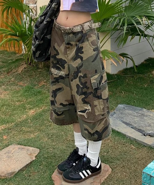 HALEY PESCA(ヘーリーペスカ)の「HALEY PESCA/迷彩柄 ハーフバギーパンツ(デニムパンツ・レディース・カモフラージュ・SMALL/MEDIUM/LARGE)」の3枚目の写真