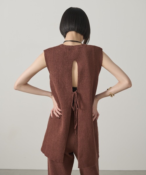 AIC.(エーアイシー)の「ミニループバックオープンニットトップス/セットアップ可能(その他トップス・レディース・ブラウン/アイボリー/ブラック・FREE)」の7枚目の写真