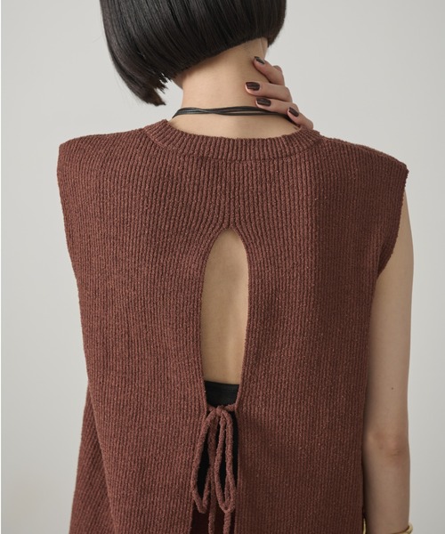AIC.(エーアイシー)の「ミニループバックオープンニットトップス/セットアップ可能(その他トップス・レディース・ブラウン/アイボリー/ブラック・FREE)」の15枚目の写真