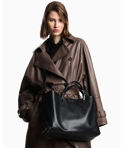 EMPORIO ARMANI(エンポリオアルマーニ)の「【エンポリオ アルマーニ】MyEA ショッパー ナッパレザー ミディアム(トートバッグ・レディース・ネイビー/ブラック/オフホワイト・FREE)」の4枚目の写真
