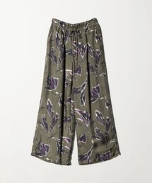 ユナイテッドアローズ サクラ」に該当するSACRA（サクラ）の