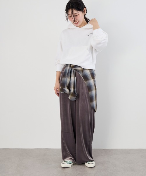 SPORTY&RICH(スポーティアンドリッチ)の「【SPORTY & RICH】クロップドフーディ-Soft Cropped Hoodie(パーカー・レディース・ホワイト・S)」の18枚目の写真