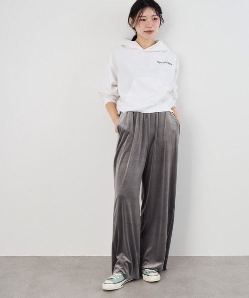 SPORTY&RICH(スポーティアンドリッチ)の「【SPORTY & RICH】クロップドフーディ-Soft Cropped Hoodie(パーカー・レディース・ホワイト・S)」の7枚目の写真