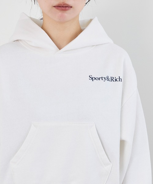 SPORTY&RICH(スポーティアンドリッチ)の「【SPORTY & RICH】クロップドフーディ-Soft Cropped Hoodie(パーカー・レディース・ホワイト・S)」の2枚目の写真