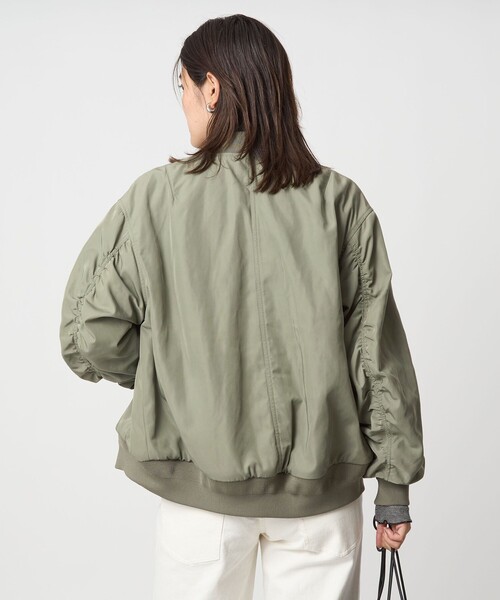 green label relaxing（グリーンレーベルリラクシング）の「ツイル コクーン MA-1 ウォッシャブル 撥水 吸湿発熱（MA-1・レディース・ネイビー/オリーブ・36/38）」の8枚目の写真