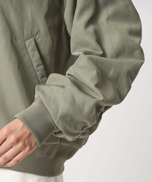 green label relaxing（グリーンレーベルリラクシング）の「ツイル コクーン MA-1 ウォッシャブル 撥水 吸湿発熱（MA-1・レディース・ネイビー/オリーブ・36/38）」の15枚目の写真