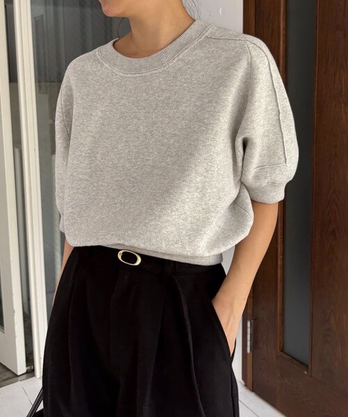 CAPRICIEUX LE'MAGE(カプリシューレマージュ)の「スウェットライク半袖ニット(ニット/セーター・レディース・ライトグレー/レッド/ブラック・FREE)」の2枚目の写真