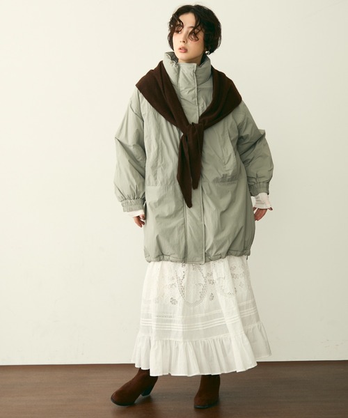 Trish（トリッシュ）の「蓄熱中綿ボリュームコート（ダウンジャケット/コート・レディース・ブラック/カーキ/アイボリー・MEDIUM）」の14枚目の写真