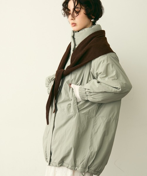 Trish（トリッシュ）の「蓄熱中綿ボリュームコート（ダウンジャケット/コート・レディース・ブラック/カーキ/アイボリー・MEDIUM）」の11枚目の写真