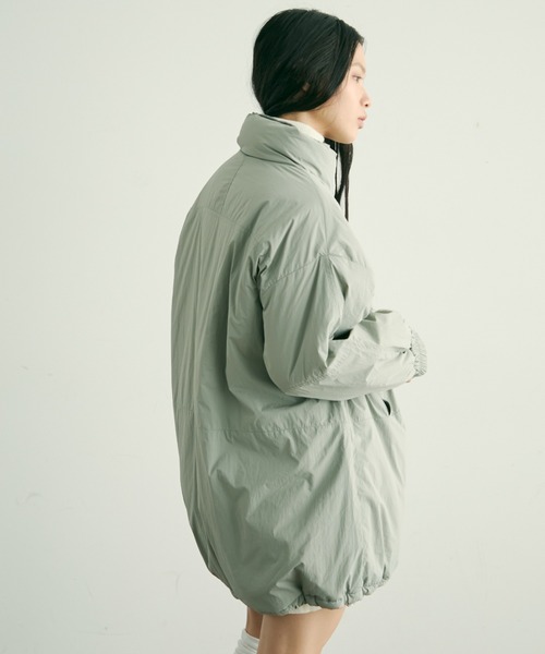 Trish（トリッシュ）の「蓄熱中綿ボリュームコート（ダウンジャケット/コート・レディース・ブラック/カーキ/アイボリー・MEDIUM）」の5枚目の写真