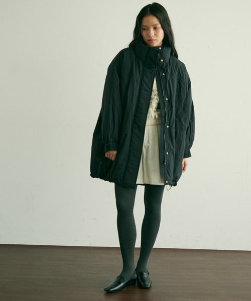 Trish（トリッシュ）の「蓄熱中綿ボリュームコート（ダウンジャケット/コート・レディース・ブラック/カーキ/アイボリー・MEDIUM）」の6枚目の写真