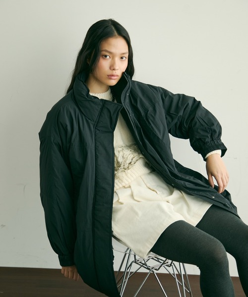 Trish（トリッシュ）の「蓄熱中綿ボリュームコート（ダウンジャケット/コート・レディース・ブラック/カーキ/アイボリー・MEDIUM）」の9枚目の写真