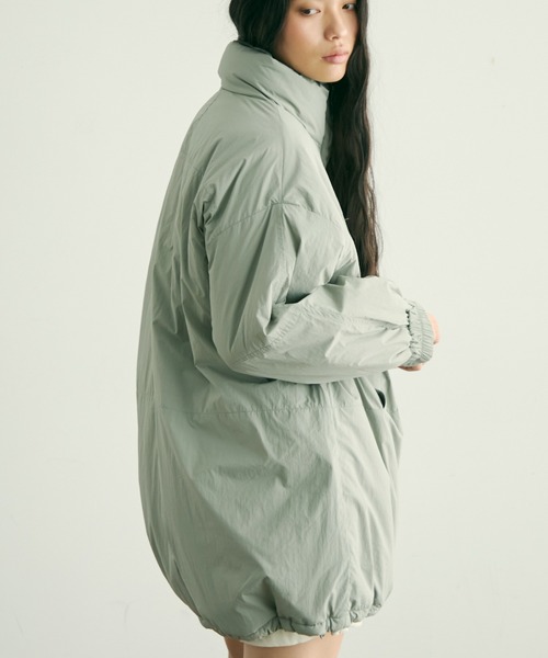 Trish（トリッシュ）の「蓄熱中綿ボリュームコート（ダウンジャケット/コート・レディース・ブラック/カーキ/アイボリー・MEDIUM）」の8枚目の写真