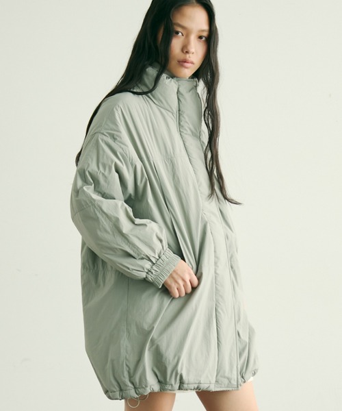 Trish（トリッシュ）の「蓄熱中綿ボリュームコート（ダウンジャケット/コート・レディース・ブラック/カーキ/アイボリー・MEDIUM）」の22枚目の写真