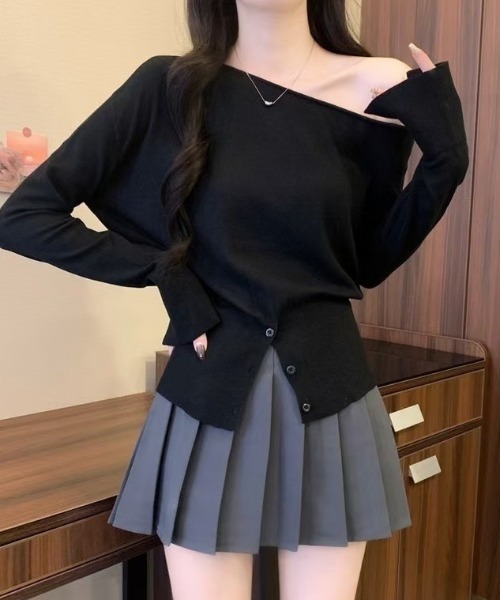 LAC-VERT(ラック・ヴェール)の「ウエストボタンオフショルニットトップス(Tシャツ/カットソー・レディース・ベージュ/アイボリー/ブラック/グリーン・FREE)」の3枚目の写真