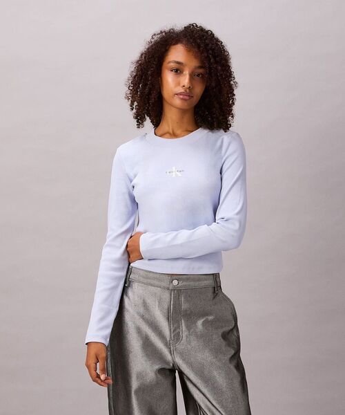 Calvin Klein(カルバン・クライン)の「ロングスリーブモノグラムベビーTシャツ(Tシャツ/カットソー・レディース・ブラック/ホワイト/バイオレット/モーブ系/ダークパープル/ライトアッシュグレー・M/S/XS/XXS)」の6枚目の写真